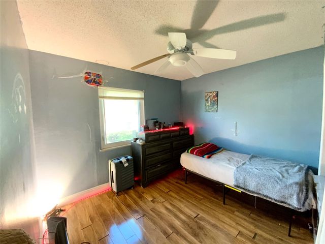 8160 SW 6th St, North Lauderdale, FL 33068