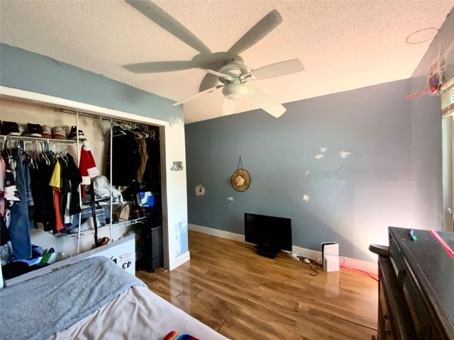 8160 SW 6th St, North Lauderdale, FL 33068