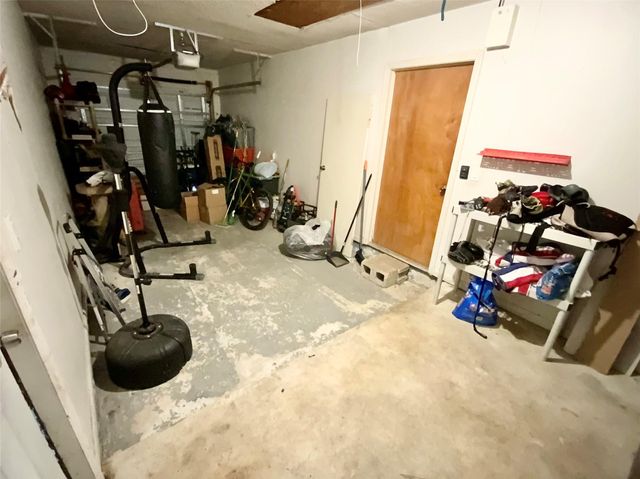 8160 SW 6th St, North Lauderdale, FL 33068