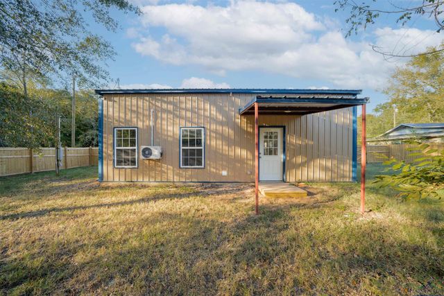 413 Sunset Ave., Gladewater, TX 75647