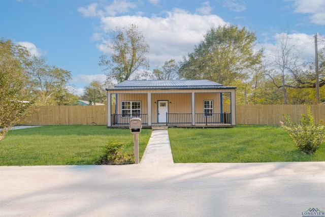 413 Sunset Ave., Gladewater, TX 75647