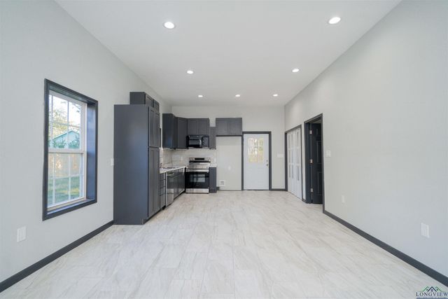 413 Sunset Ave., Gladewater, TX 75647