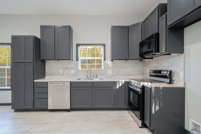 413 Sunset Ave., Gladewater, TX 75647