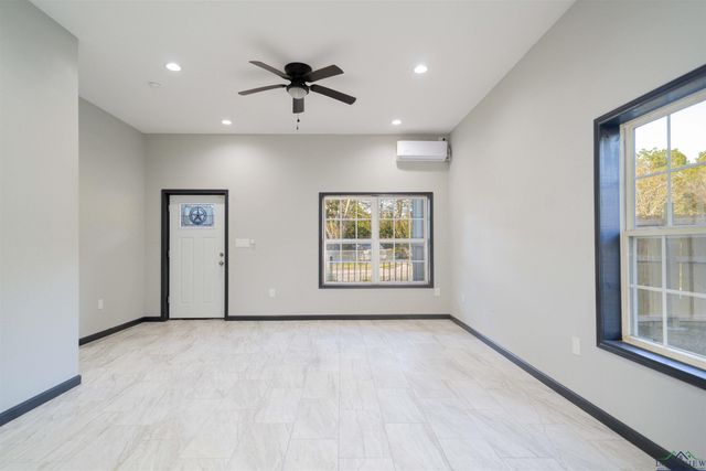 413 Sunset Ave., Gladewater, TX 75647