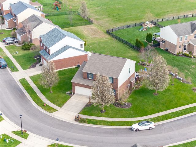 1563 N Wood Creek Drive, Clearcreek Twp, OH 45458