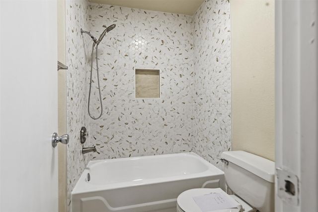 20805 Trotters LN, Pflugerville, TX 78660