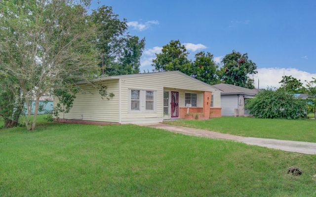 3326 Proswimmer Street, Houston, TX 77088