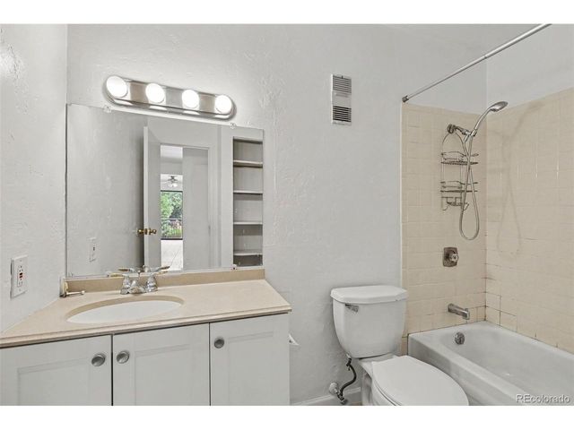 5995 W Hampden Ave 22A, Denver, CO 80227