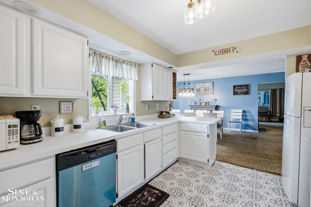 732 N 9th St Street, St Clair, MI 48079