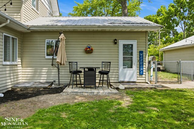 732 N 9th St Street, St Clair, MI 48079