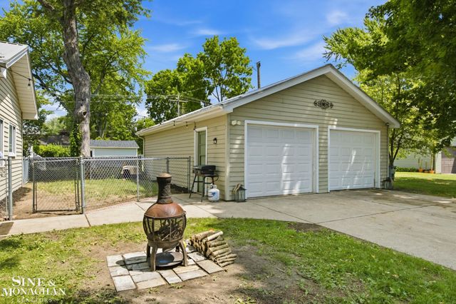 732 N 9th St Street, St Clair, MI 48079