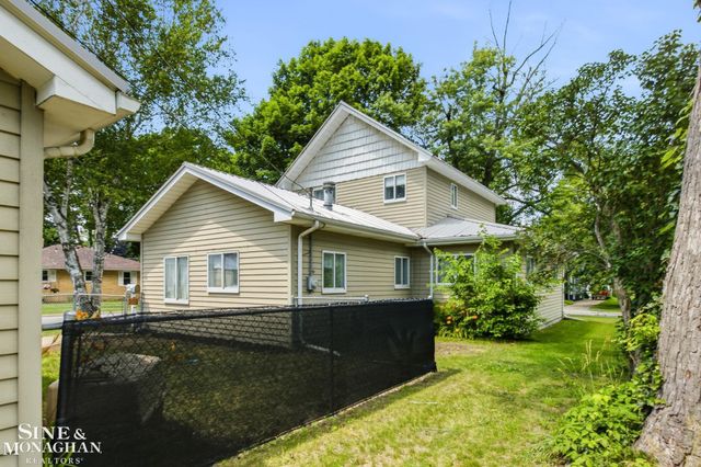 732 N 9th St Street, St Clair, MI 48079