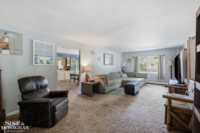 732 N 9th St Street, St Clair, MI 48079