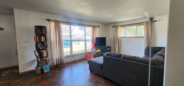 2 22 St SW, Minot, ND 58701