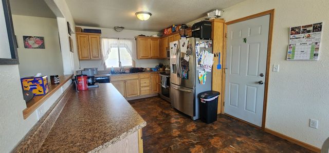 2 22 St SW, Minot, ND 58701