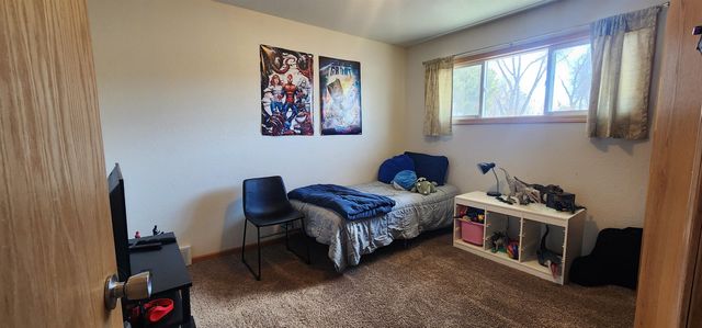 2 22 St SW, Minot, ND 58701