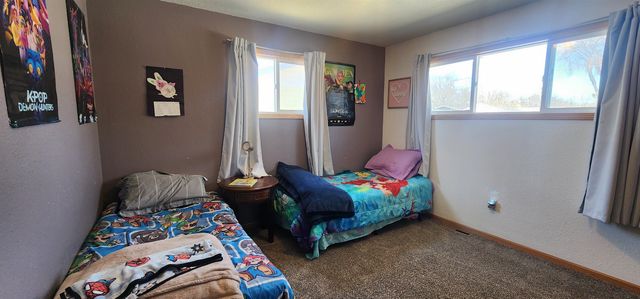 2 22 St SW, Minot, ND 58701