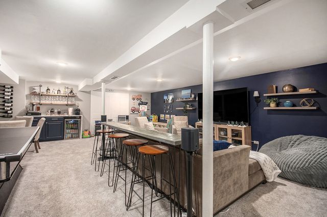 1673 Spruce Avenue, Des Plaines, IL 60018