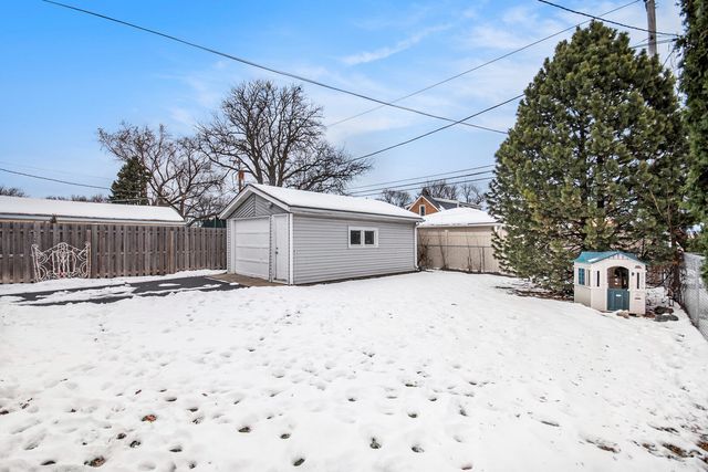 1673 Spruce Avenue, Des Plaines, IL 60018