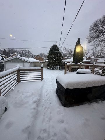 1673 Spruce Avenue, Des Plaines, IL 60018