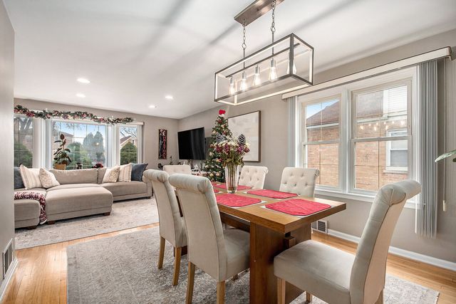 1673 Spruce Avenue, Des Plaines, IL 60018