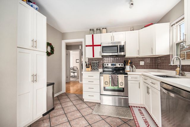 1673 Spruce Avenue, Des Plaines, IL 60018