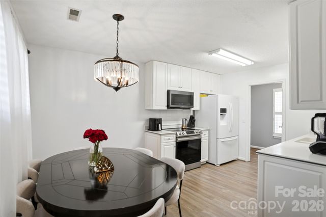 6406 Currywood Place, Charlotte, NC 28227