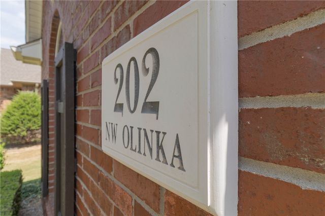 202 Olinka Pass Street, Bentonville, AR 72712