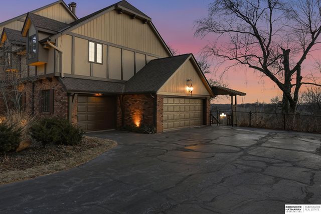 3913 Hawk Woods Circle, Omaha, NE 68112