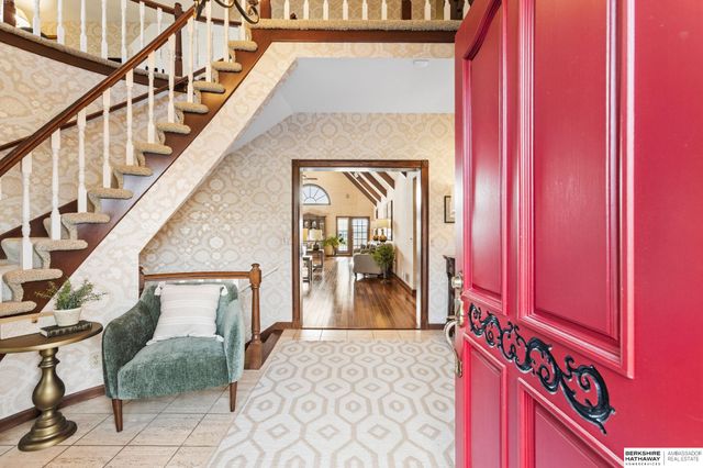 3913 Hawk Woods Circle, Omaha, NE 68112