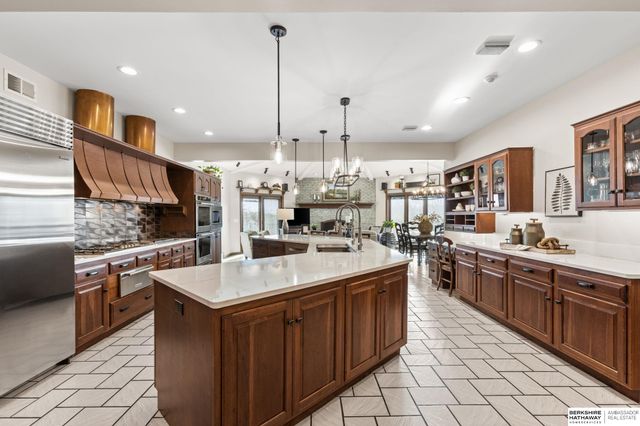 3913 Hawk Woods Circle, Omaha, NE 68112