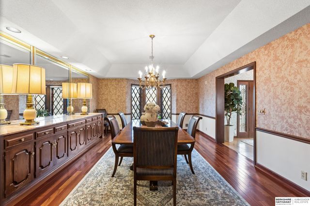 3913 Hawk Woods Circle, Omaha, NE 68112
