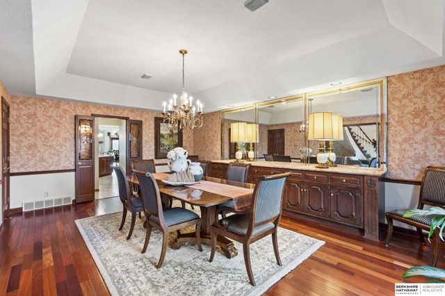 3913 Hawk Woods Circle, Omaha, NE 68112