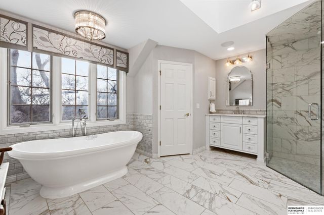 3913 Hawk Woods Circle, Omaha, NE 68112