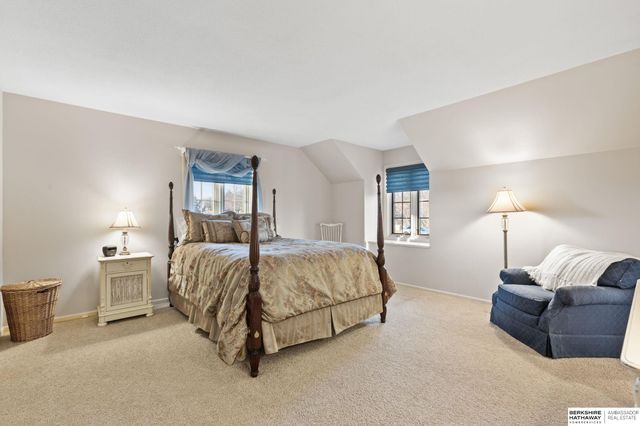 3913 Hawk Woods Circle, Omaha, NE 68112