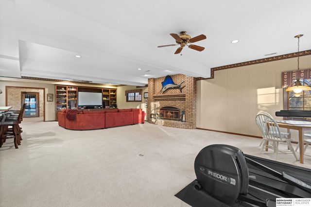 3913 Hawk Woods Circle, Omaha, NE 68112