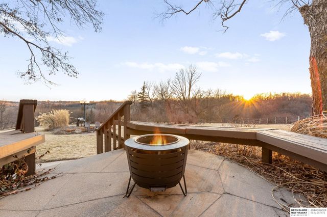 3913 Hawk Woods Circle, Omaha, NE 68112