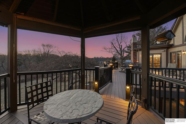 3913 Hawk Woods Circle, Omaha, NE 68112