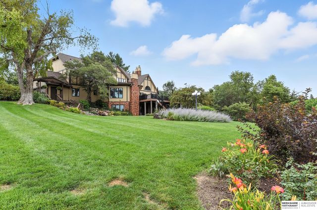 3913 Hawk Woods Circle, Omaha, NE 68112