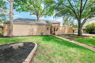 1319 E Brooklake Drive, Houston, TX 77077