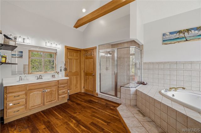 207 Forest Creek Lane, Grand Island, NY 14072