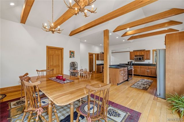 207 Forest Creek Lane, Grand Island, NY 14072