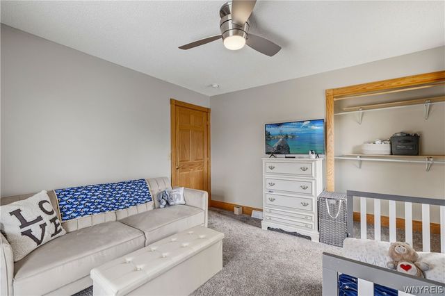 207 Forest Creek Lane, Grand Island, NY 14072