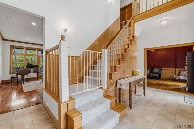 207 Forest Creek Lane, Grand Island, NY 14072
