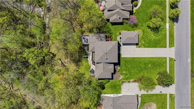207 Forest Creek Lane, Grand Island, NY 14072