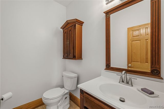 207 Forest Creek Lane, Grand Island, NY 14072