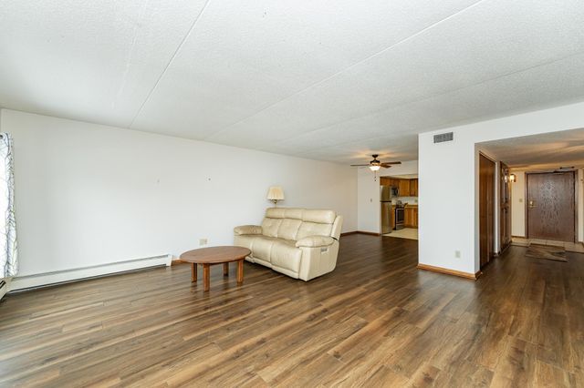 121 14th Street NE 204, Rochester, MN 55906