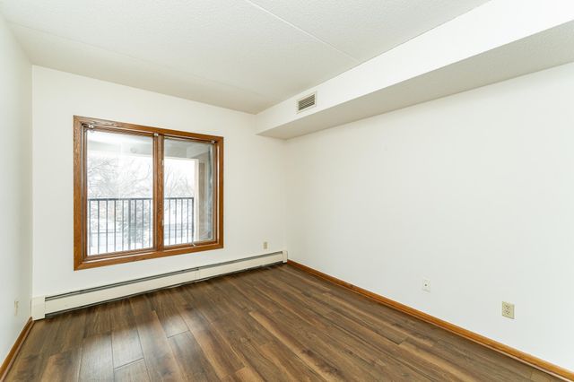 121 14th Street NE 204, Rochester, MN 55906