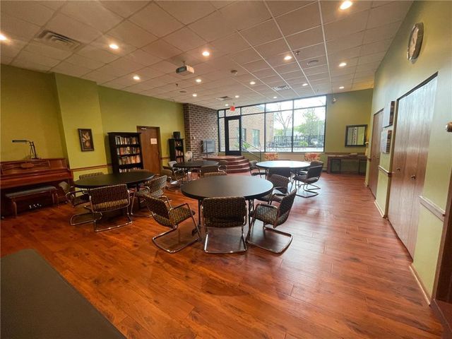 121 14th Street NE 204, Rochester, MN 55906