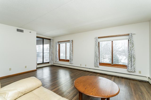 121 14th Street NE 204, Rochester, MN 55906